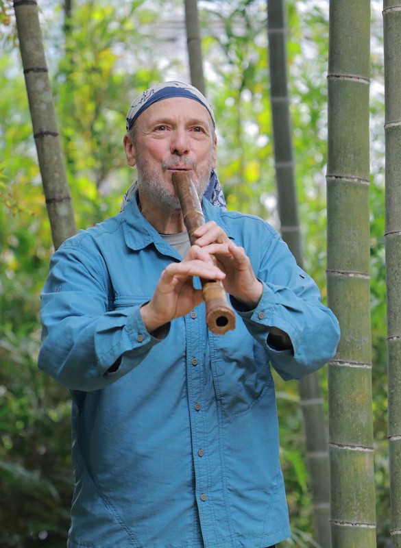 日本人の心あるかは分からぬが…」 米国出身、尺八奏者の気づき | 毎日新聞