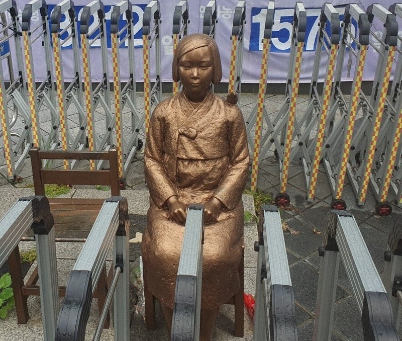 慰安婦問題合意から10年 「日韓は暗黙の均衡状態」韓国紙が指摘 | 毎日新聞