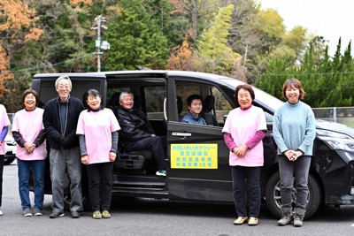 地域住民の貴重な移動手段となっている「井田いきいきタクシー」＝島根県大田市で2025年12月4日、佐藤賢二郎撮影