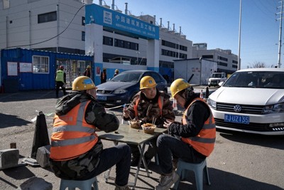 内モンゴル自治区ウランチャブで建設中のデータセンター（Photo: Andrea Verdelli /WSJ）