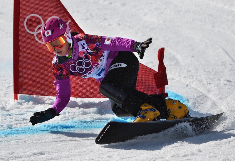 笑顔でゴール。メダルがあれば最高 竹内選手、ミラノで有終 五輪