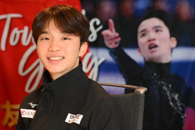 取材に応じる友野一希選手＝東京都千代田区で2025年12月24日、内藤絵美撮影