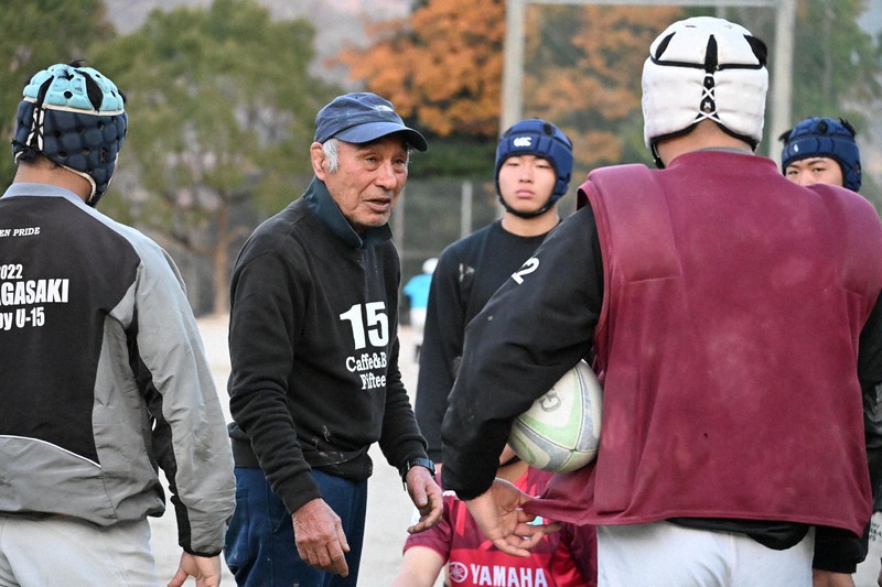 指導歴40年超 長崎北陽台を支える78歳FWコーチ 高校ラグビー | 毎日新聞