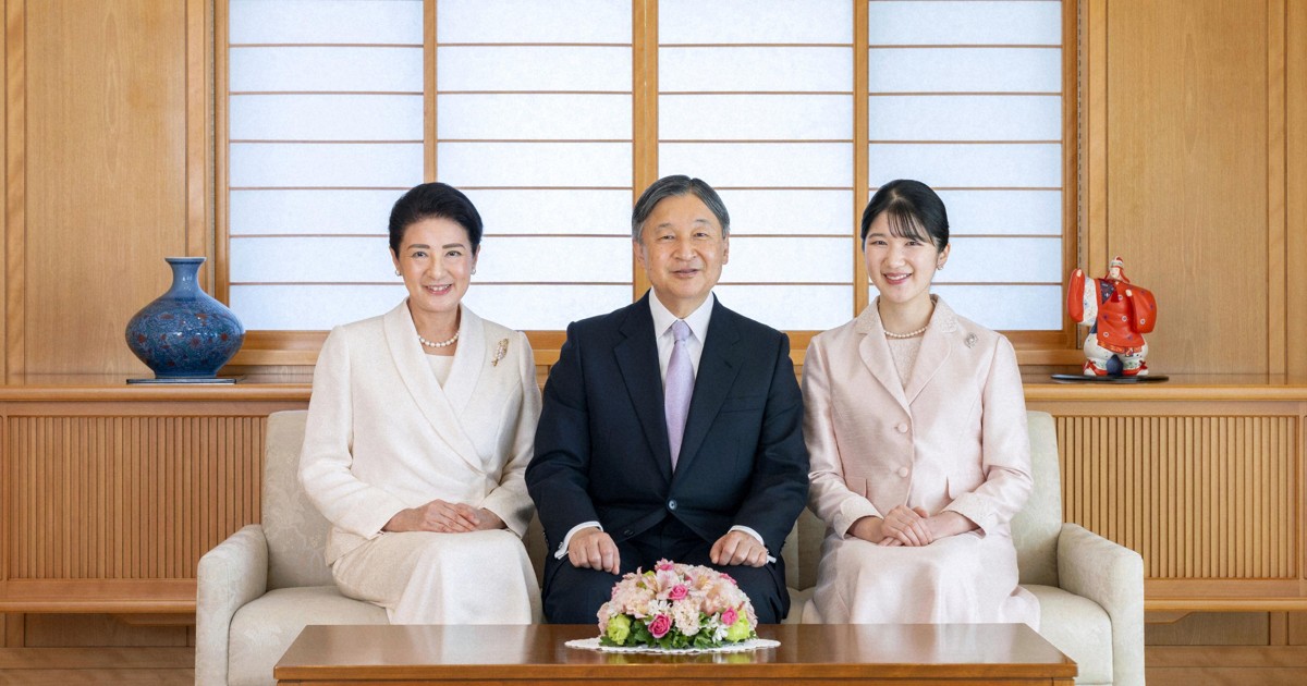 Japan emperor wishes for hopeful year ahead in New Year's address