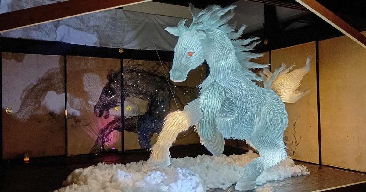 堀内規次作　馬 豊岡市で300年続く伝統工芸 麦わら細工の絵馬づくりが進む - サン