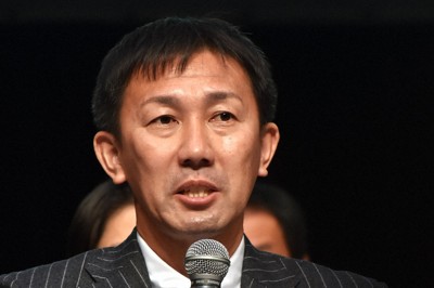 大会前の記者会見で抱負を述べる創価大の榎木和貴監督＝東京都渋谷区で2025年12月10日、牧野大輔撮影