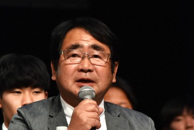大会前の記者会見で抱負を述べる帝京大の中野孝行監督＝東京都渋谷区で2025年12月10日、牧野大輔撮影