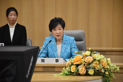 都幹部らに新年のあいさつをする小池百合子知事＝新宿区西新宿2の都庁で2026年1月5日午前11時3分、遠藤龍撮影
