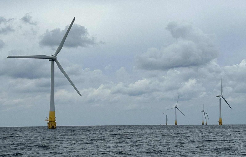 テラ・クライシス：再エネの「切り札」に異変 波間に浮かぶ風力発電「2