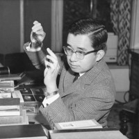 皇室スケッチ：常陸宮さまのがん研究の日々 新発見に論文、秘密の