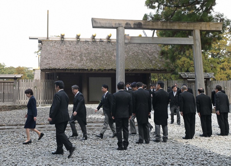 高市首相が伊勢神宮参拝 [写真特集1/11] | 毎日新聞