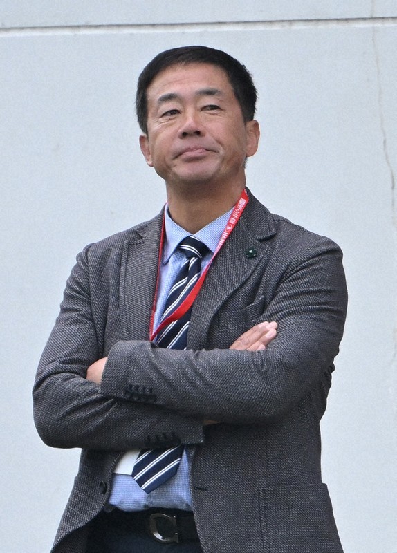 【京都成章－東福岡】グラウンドを見つめる東福岡の藤田雄一郎監督＝東大阪市花園ラグビー場で2026年1月5日、大西岳彦撮影