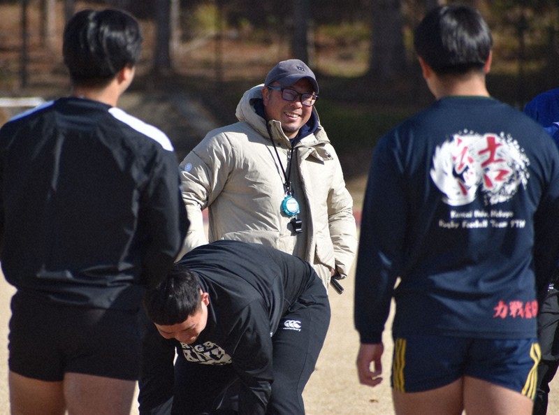 選手と一緒に怒られながら…」京都成章監督の3年間 高校ラグビー | 毎日新聞