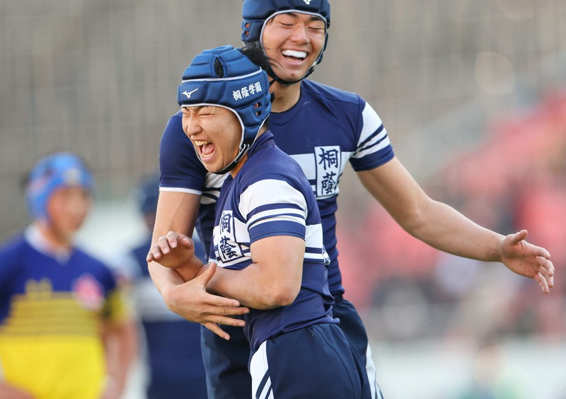 3連覇決定づけたキックチャージ 桐蔭学園・竹山 高校ラグビー | 毎日新聞