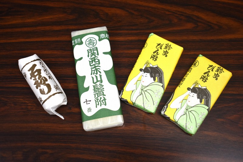 「シマムラ」がつくるびんつけ油＝和歌山市で2025年12月2日午後0時11分、安西李姫撮影