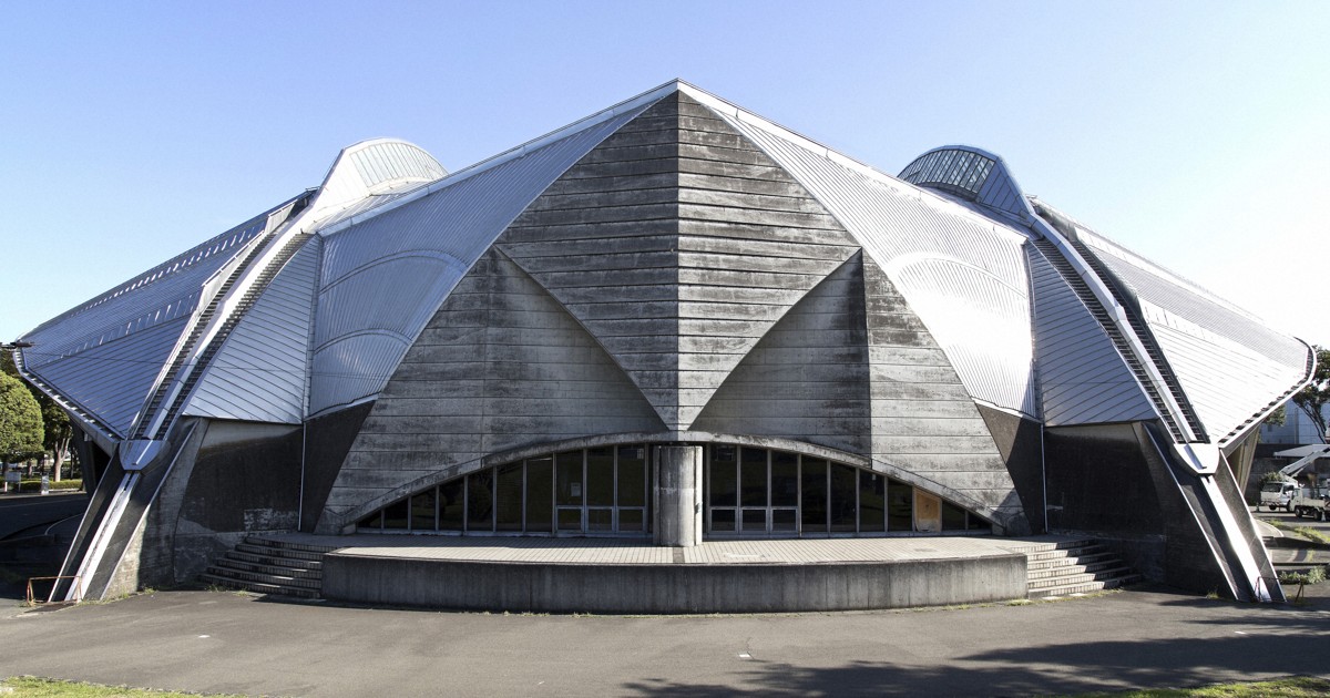 Retro Japan: Insect or spaceship? Gym in Fujisawa defies labels