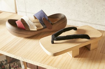 下駄とリゲッタブランドのビッグフットサンダル=記事中の写真はすべてリゲッタ社提供