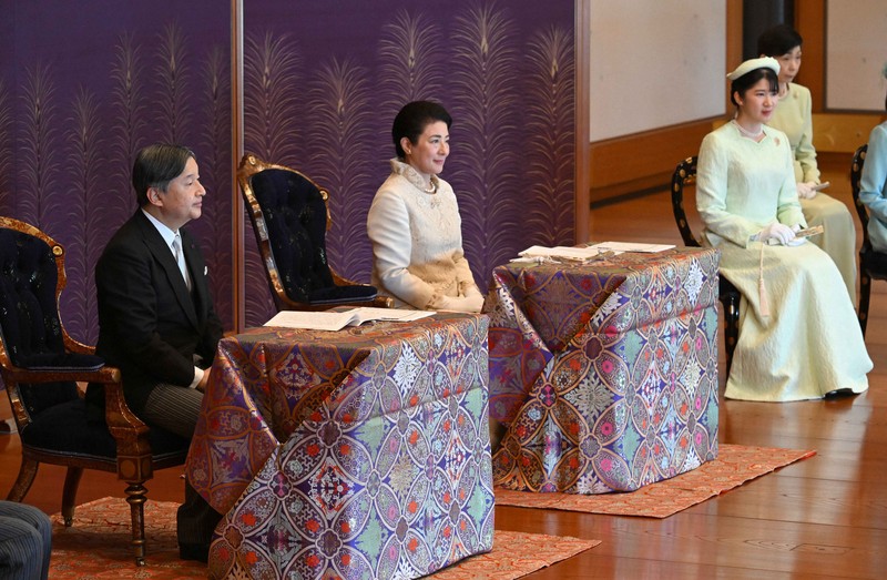 皇居で「講書始の儀」 両陛下に講義 悠仁さまも初出席 | 毎日新聞