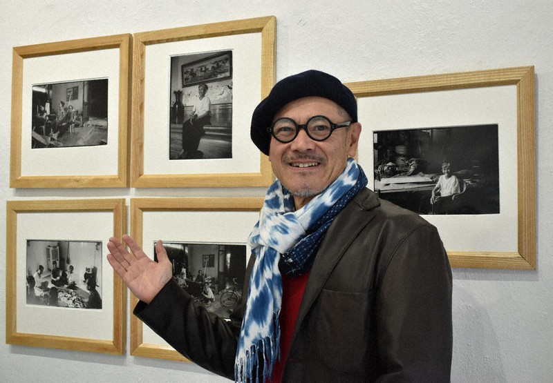 額装写真シリーズ 日本の祭 毎日新聞 100人のアジア人の肖像2nd」 是本信高さん写真展 コロナ禍で帰国困難