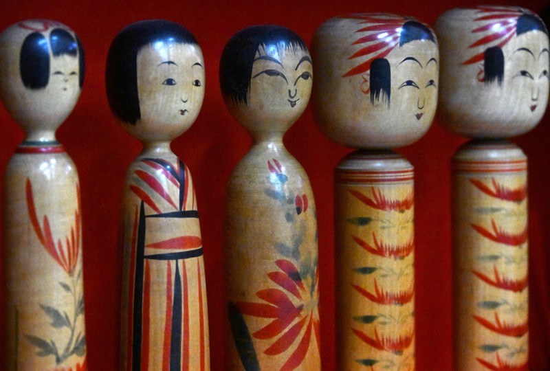 東北各地のこけし300体展示 山形・大蔵村でミュージアム開館 | 毎日新聞