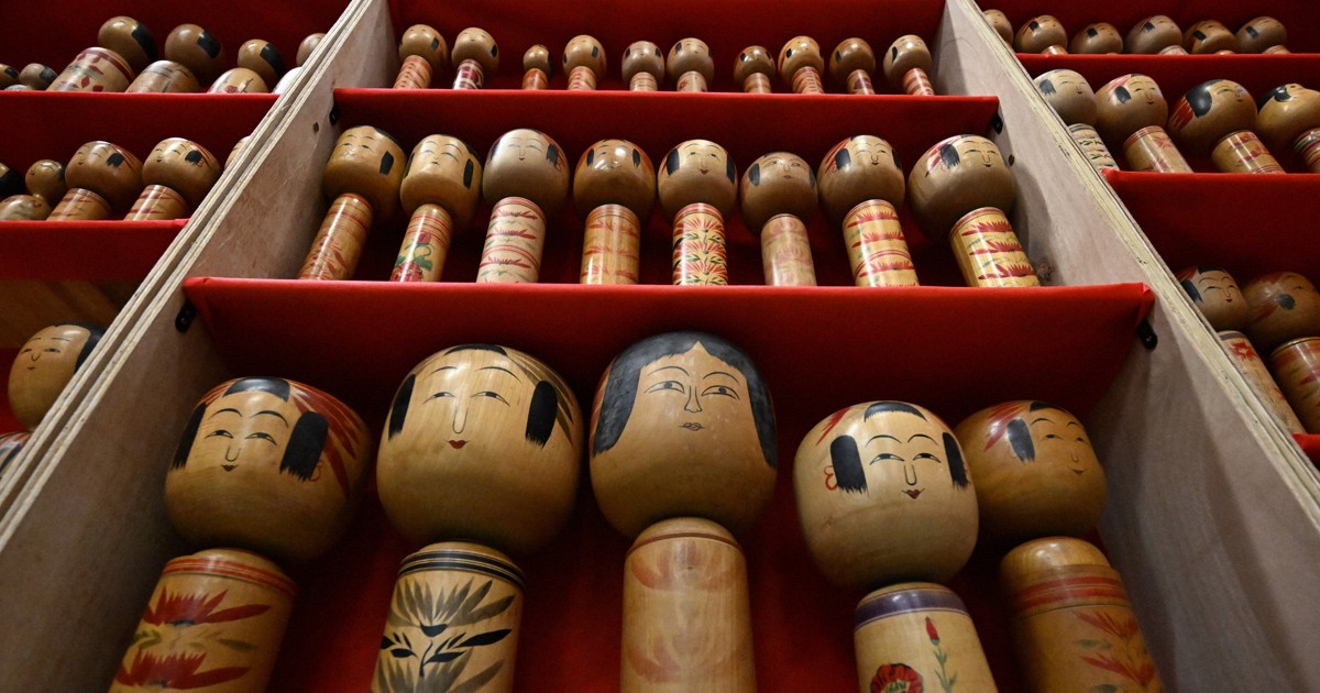 東北各地のこけし300体展示 山形・大蔵村でミュージアム開館 [写真特集