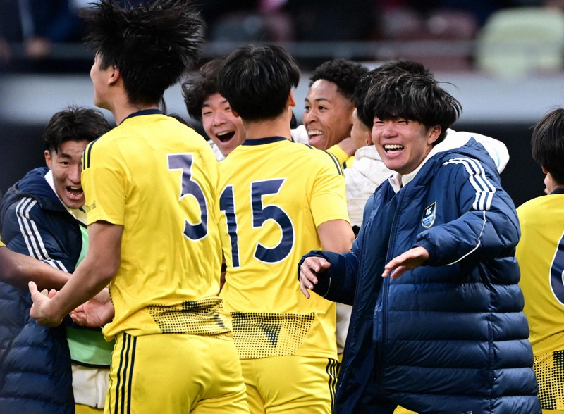 高校サッカー選手権大会準決勝 鹿島学園－流通経済大柏 [写真特集1/12