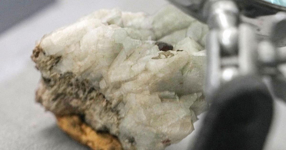 Chinese state-owned firm halts new rare earth contracts with Japan