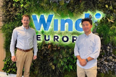 欧州の風力発電関連企業の業界団体「ウインド・ヨーロッパ」のアルトゥロ・マルケス氏（左）とアレクサンドル・フレモー氏＝ブリュッセルで2025年7月、宮川裕章撮影