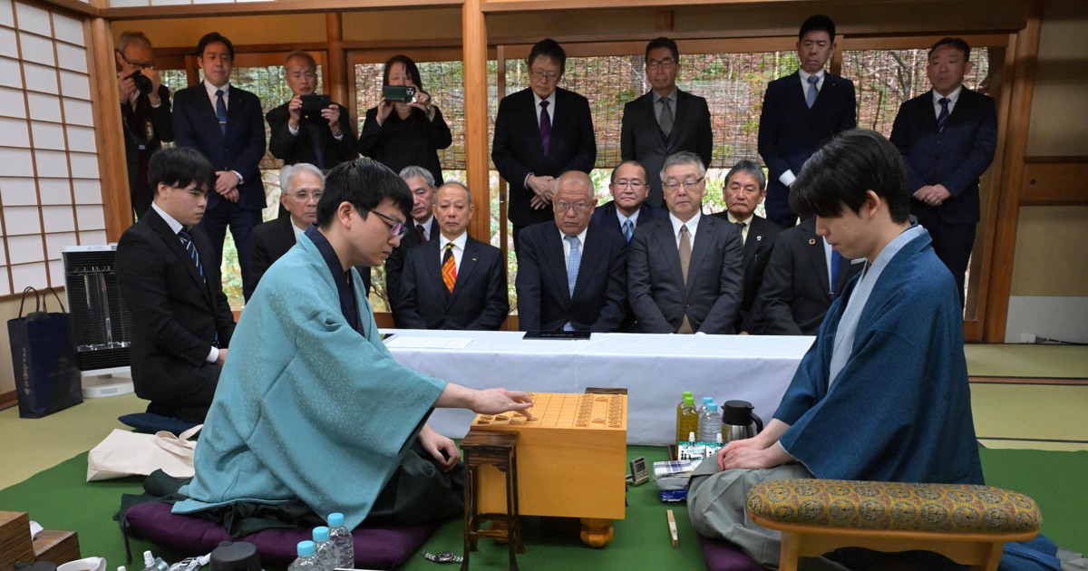第75期王将戦が開幕 第1局の初手は永瀬九段の2六歩 | 毎日新聞