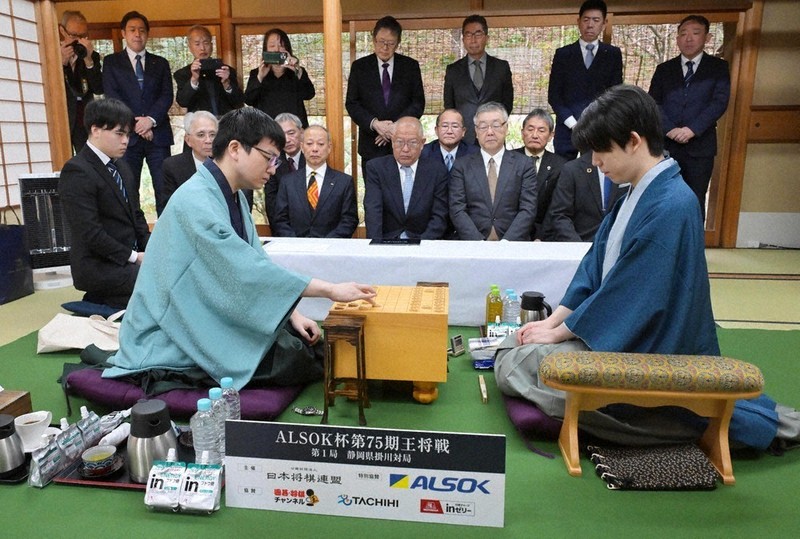 将棋:将棋 王将戦七番勝負 開幕 | 毎日新聞 将棋:将棋 王将戦七番勝負 開幕 | 毎日新聞