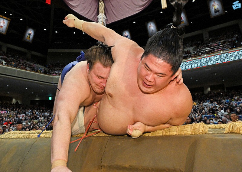 大相撲初場所：大相撲初場所 新大関・安青錦、好発進 「くせ者」に冷静