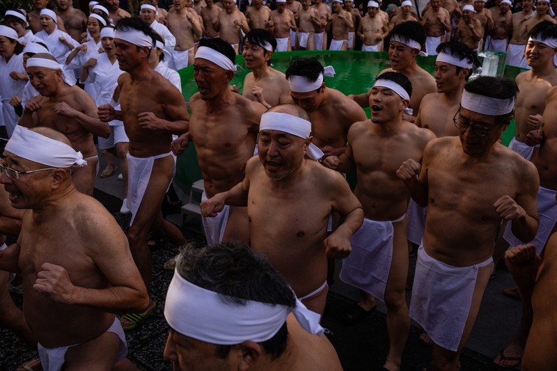 In Photos Tokyo's New Year's ritual of ice baths The