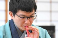 藤井聡太名人、叡王戦本戦でベスト4進出 千田翔太八段に快勝 | 毎日新聞
