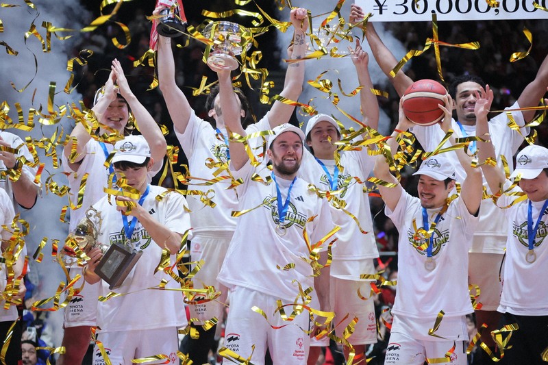 バスケ天皇杯全日本選手権決勝 アルバルク東京がシーホース三河を降し