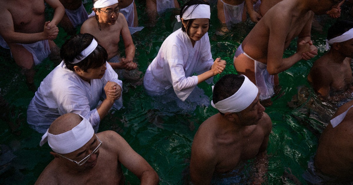 Braving the cold: Tokyo's New Year's ritual of ice baths