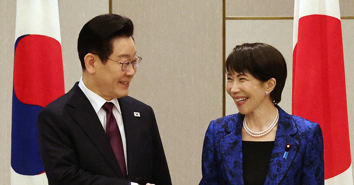 高市首相がサプライズ出迎え 李氏は笑顔で動揺 日韓首脳会談 | 毎日新聞