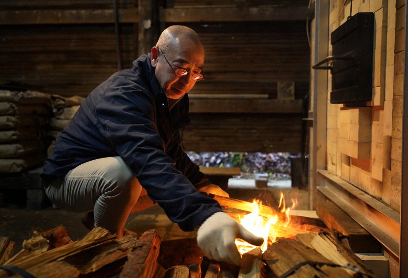 eye：窯に炎、復興へのろし 珠洲焼作家、意欲の炎は消えず 能登地震