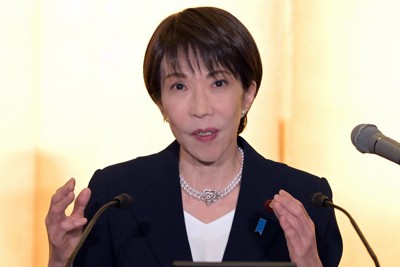 解散の判断が注目されている。写真は伊勢神宮参拝後に記者会見する高市早苗首相（三重県伊勢市で2026年1月5日）