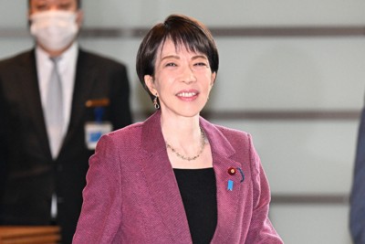 首相官邸に入る高市早苗首相＝2026年1月15日午後1時5分、平田明浩撮影