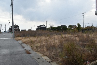 能登半島地震の被災地。住宅街では公費解体が進み、更地が広がる＝石川県珠洲市で2025年12月8日、砂押健太撮影