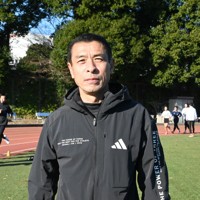 八千代松陰高校陸上競技部の元顧問、大塚正人さん＝千葉県八千代市の八千代松陰高校で2026年1月4日、高橋晃一撮影
