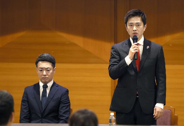 Osaka governor, mayor announce twin elections over metropolis plan