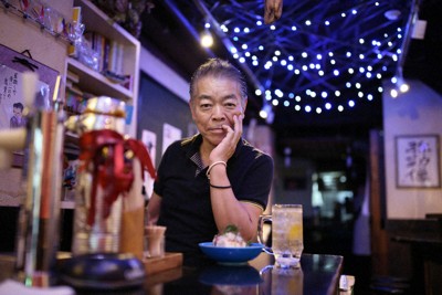俳人の伊藤伊那男さん＝小出洋平撮影