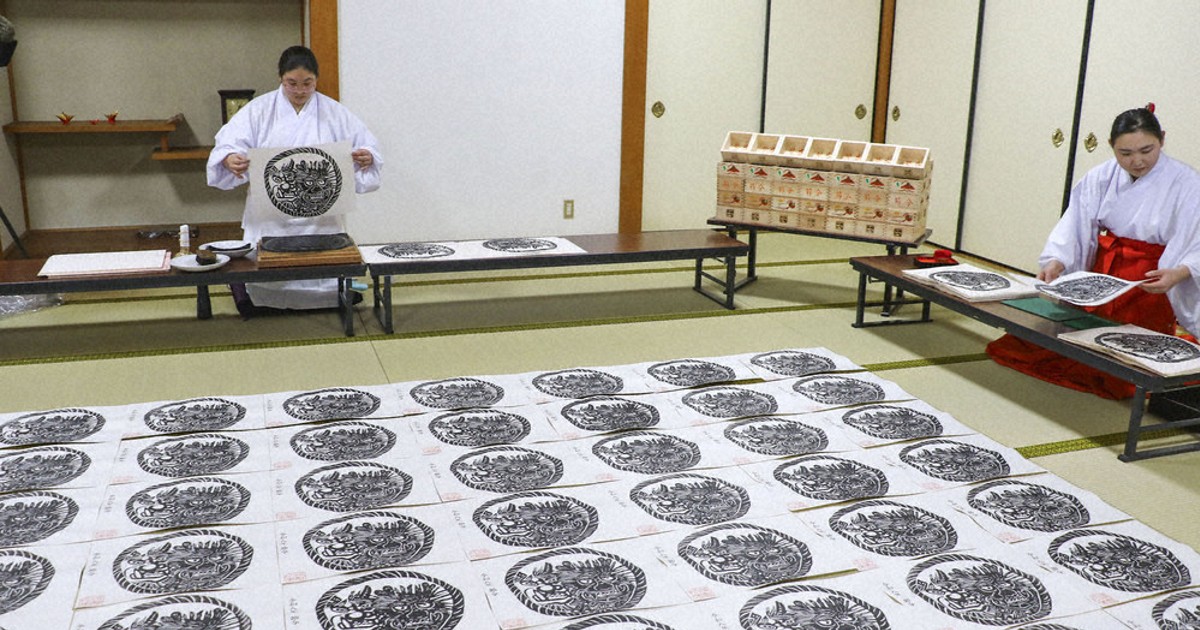 半切　掛軸　大野 紅節 先生 美品 掛け軸 大野紅節作 川蝉図 共箱 夏掛け - メルカリ