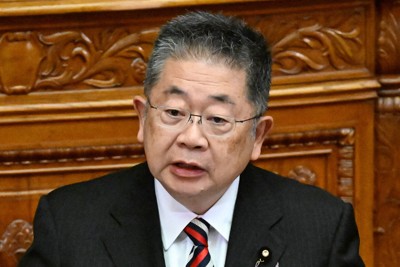 共産党の小池晃書記局長＝2025年11月6日、平田明浩撮影