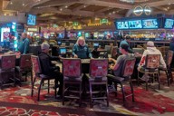 ラスベガス中心部のホテルで営業しているカジノ＝米西部ネバダ州で2026年1月6日午前9時38分、浅川大樹撮影