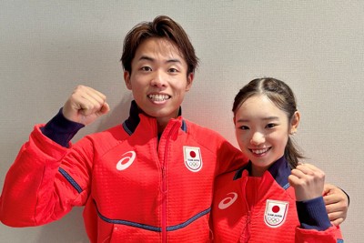 インタビューに応じた「ゆなすみ」こと長岡柚奈選手（右）森口澄士選手組＝京都府宇治市で2026年1月16日、倉沢仁志撮影