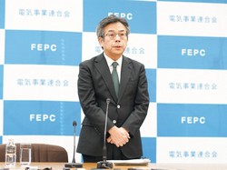 社長を務める中部電力のデータ不正を受け、辞任した電気事業連合会の林欣吾会長＝東京都千代田区で2026年1月16日、中島昭浩撮影