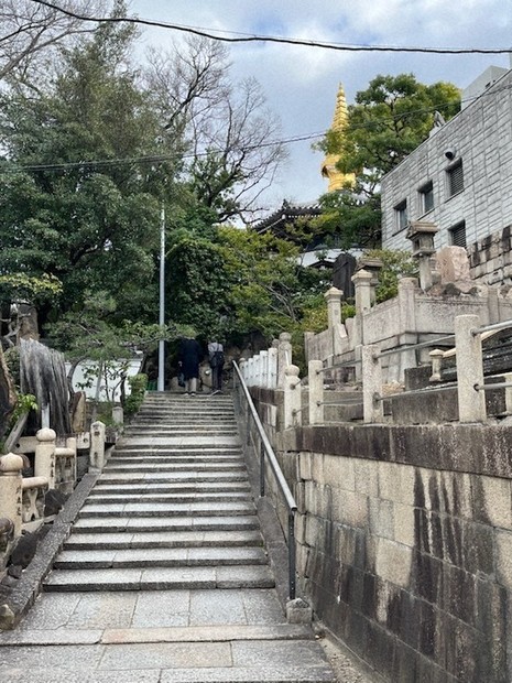 散歩日和：大阪凸凹編 四天王寺／2（大阪市天王寺区） 聖と俗、境目に
