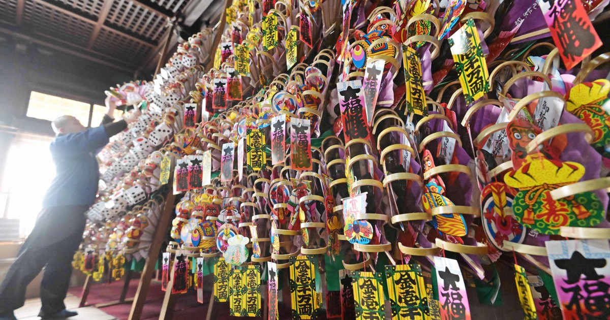 福をかき集めて幸せをつかむように　熊手作り最盛期　愛知・西尾